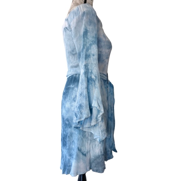 VENUS Sky Blue Tie Dye Bell Sleeve Belted Boho Mini Dress Rayon Size 6 - Picture 10 of 16